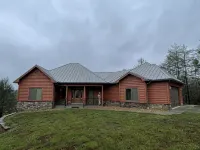 Nature Lovers Dream! Steps from Fishing Plus 140 Acres of Hiking! 4 Bedroom Home by RedAwning