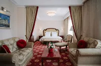 Ring Premier Hotel - parking