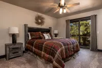 Stunning New Cabin in Powder House Pass with Hot Tub & Theater Room - Chalets