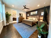 The Greenbelt Getaway- Views, Pets, Games, Fun! - Boutique