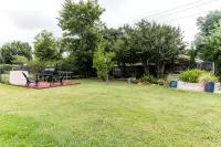 ENJOY RESORT  STYLE LUXURY ACCOMMODATIONS AT THE ESTATE HOME