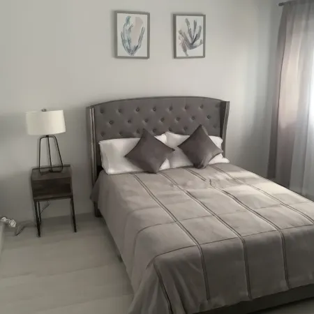 Modern Townhouse Near Beach and Grocery Store