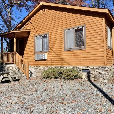Serene Nantahala Village Cabin w/ Pool near Nantahala Outdoor Center!