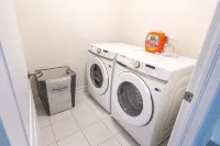 BRAND NEW 3 bedroom house minutes from Niagara Falls - Wifi