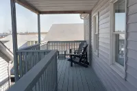 Penthouse- Rehoboth Beach -3 Bedroom with Private Deck - Apartments