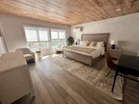Welcome to HoneyScape - Newly Renovated 5 Bedroom Cottage