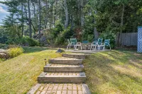 Lovely 1br Condo with indoor outdoor pool walkable to Perkins Cove and town!