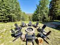 Ski in/Ski Out Cabin. 5 Bedrooms. 4 King Beds. Bunk Room. Fast WiFi. Sleeps 25+
