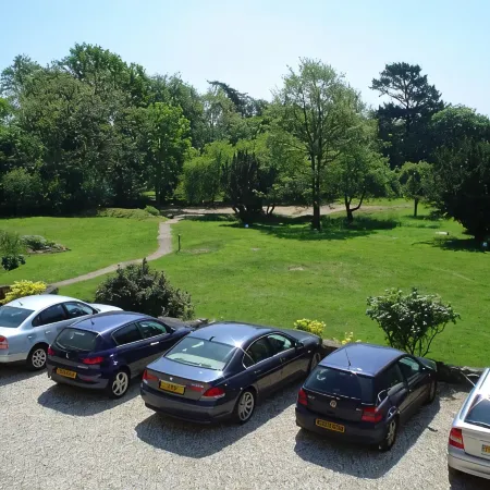 Farnham House Hotel