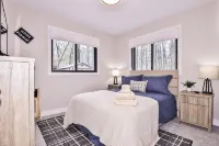 Cozy 4 BR Waterfront Retreat Near Bike Trails!  Pontoon Available! NEW LISTING