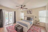 Weeki Wachee Pod - 4-Star