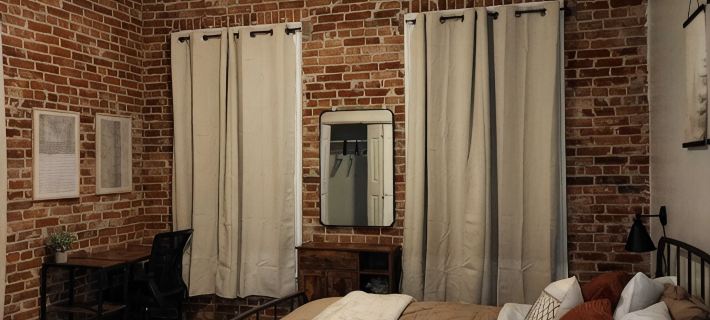 The Guest House on Seneca with King Bed Hotels in Platte County