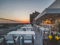 Hampton Inn & Suites Richmond-Downtown Hotels near Stone Brewing Richmond