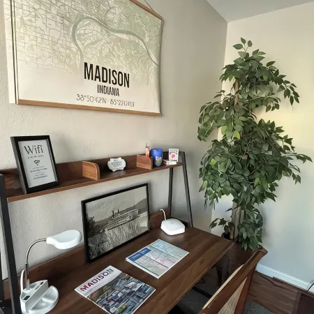 Riverside Retreat ~ One Story ~ 3bd/2ba ~ Steps to the River & Main St