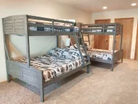 Mountain Cabin with Multi-level Decks, Views, Hot Tub, Family Memories Made Here - Pools