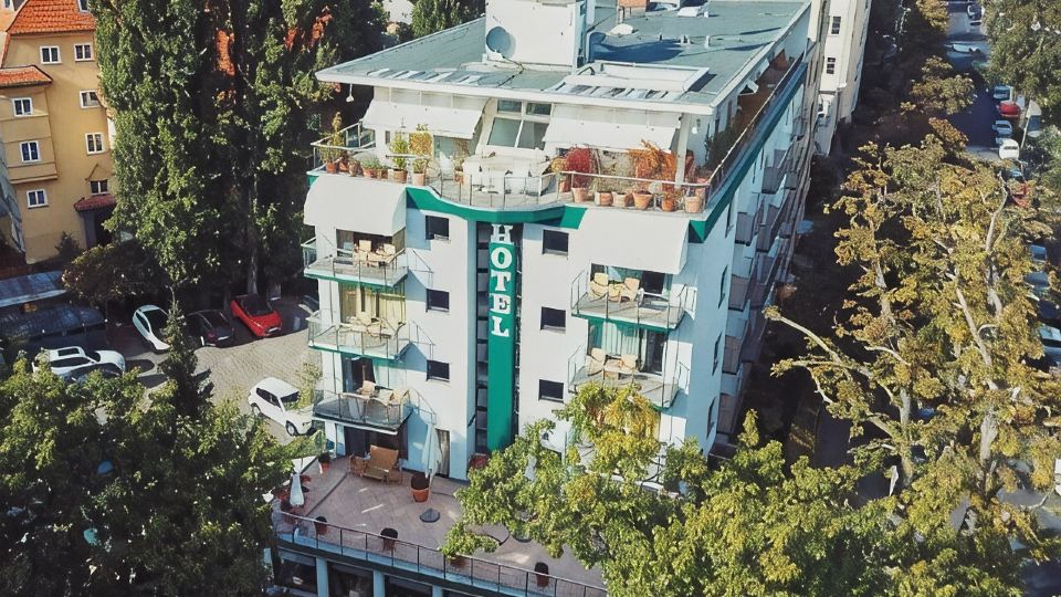 Bernstein Hotel Villa Kastania