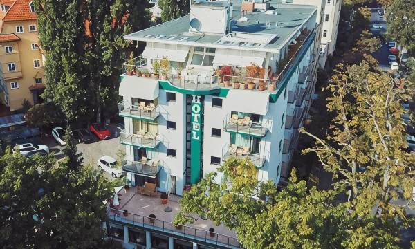 Bernstein Hotel Villa Kastania