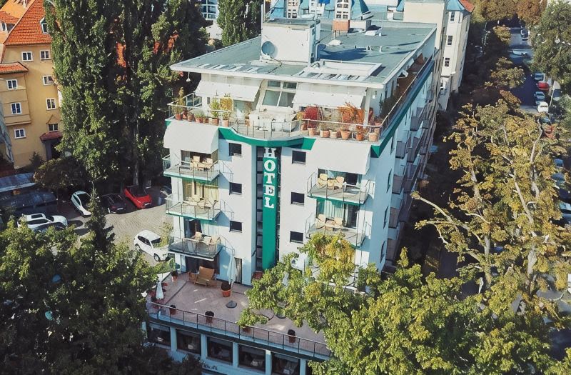 Bernstein Hotel Villa Kastania