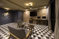 Gimhae Brown Dot Hotel Waterpark - 2-Star