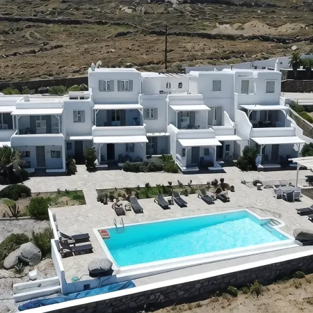 Yakinthos Residence