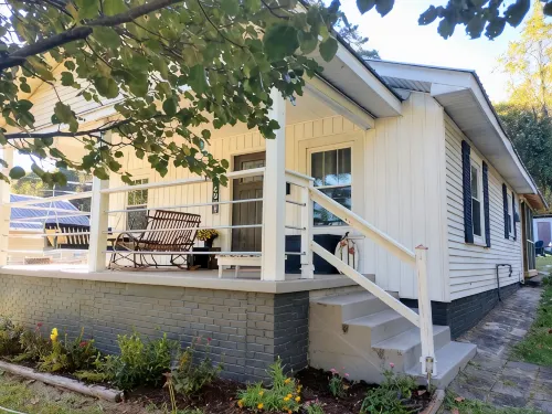 Steele Magnolia -Newly renovated charming cottage - Homestays