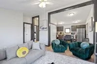 Perfect Large Group Getaway Near Grand Park, Ruoff Music Center - 4-Star