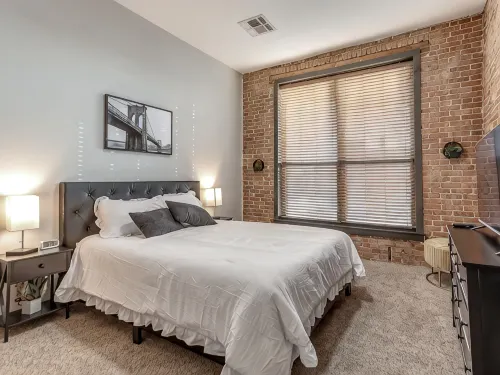 Loft in the heart of Downtown in Historic Building! - ห้องครัว