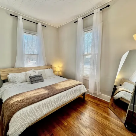Cozy Bungalow - Close to Campus + Nespresso Coffee Maker!