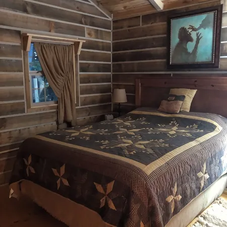 Two Furnished Cabins Minutes from Patoka Lake and French Lick. Book 1 or 2