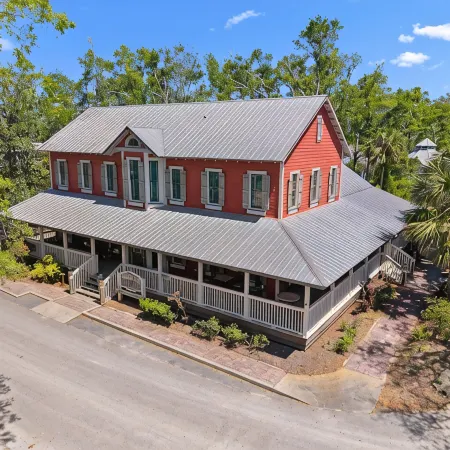 Southern Pines- Sleeps 20 with Community Pool and Docks Hotels in Steinhatchee