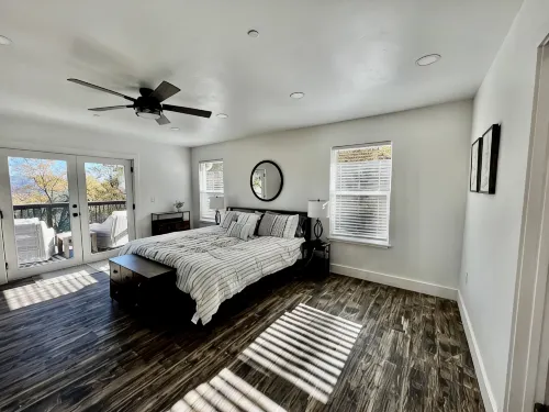 Ultimate Group Getaway: Swimming Pool, Game Room, Bocce & Mountain Views! - balcony
