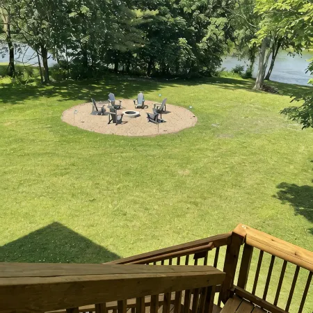 Create Memories at our Modern Waterfront 1 BR Apartment: Hike, Sip Wine, Relax!