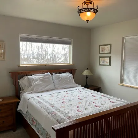 Bear Canyon Cottages - Garden House