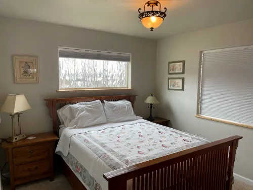Bear Canyon Cottages - Garden House - Bungalows
