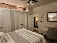 Ethyl's Place - a Charming Place to Stay. Hotels in Blanco
