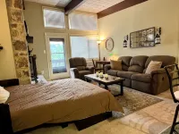 Steps to slopes at Bryce Resort! Family-sized condo with balcony and fireplace - 3-Star