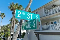 Luxury Villa • 4 Bedrooms & 4.5 Bathrooms • Easy Walk to Beach & Dining - 4-Star