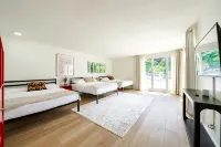 Spacious Studio City Home: Pool, Jacuzzi, Valley Views, Near Universal - 3-Star