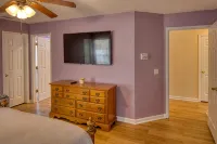 Large private 4 BR home near SAV airport with TV in every bedroom - Homestays