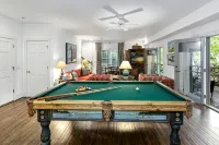 Minutes to Town! Mountain Chic/ Waters Swim Hole Firepit. Game Room and Porches! - Pools