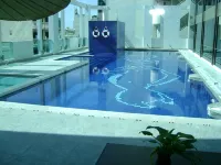 New Season Square Hotel - Pools
