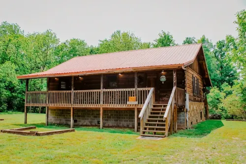 "Sweet Life" Log Cabin Creekside, Trout Fishing, Foosball, Hot Tub and Firepit - Chalets