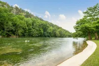 Modern River Home on 1/2 Acre with 101' of Private River Frontage. - 4-Star