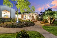 Private gated home, pool/hot tub, bbq, beach, families, summer vacation. - Homestays