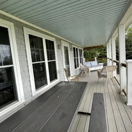 Lowell's Getaway.  Kayaking, beaches, dining and AC from this water view home.