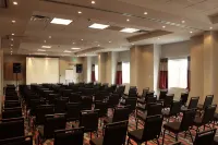 Microtel Inn & Suites by Wyndham Cuauhtemoc Campos Menonitas - parkir