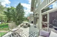 Walking Distance to Wisp. Spacious, 4-bedroom home in the heart of Deep Creek. - Wifi