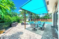 Pool+Bikes+BBQ! Tropical Getaway & Close To Beach! - Boutique
