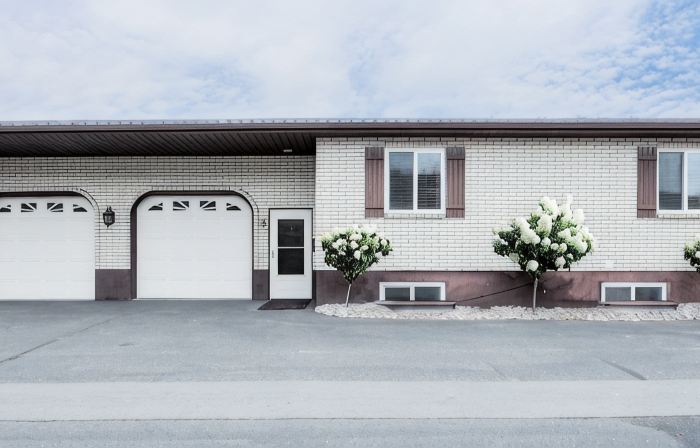GORGEOUS Autumn Arbor Condo - 2 Blks BYUI,, 2 Car Garage, 2 Bed, 2 Bath, Office