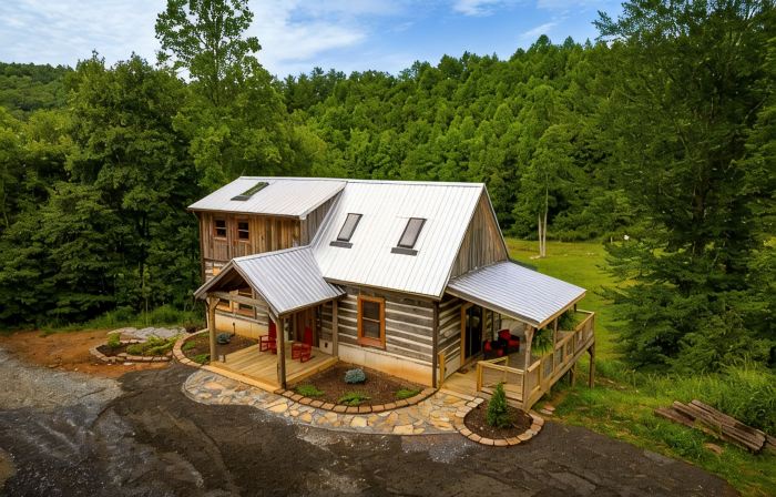 Creekside Cabin, located just minutes from Blowing Rock!